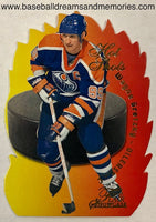 2012-13 Fleer Retro Wayne Gretzky Flair Showcase Die-Cut Hot Shots Card